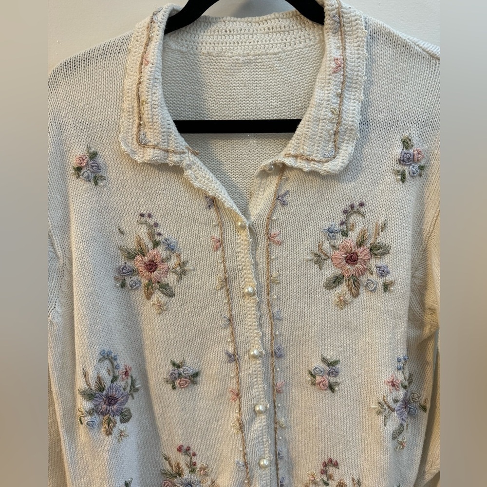 VTG Floral Embroidered Beaded Grannycore Women Collared Button Up Sweater Cream - Picture 5 of 14